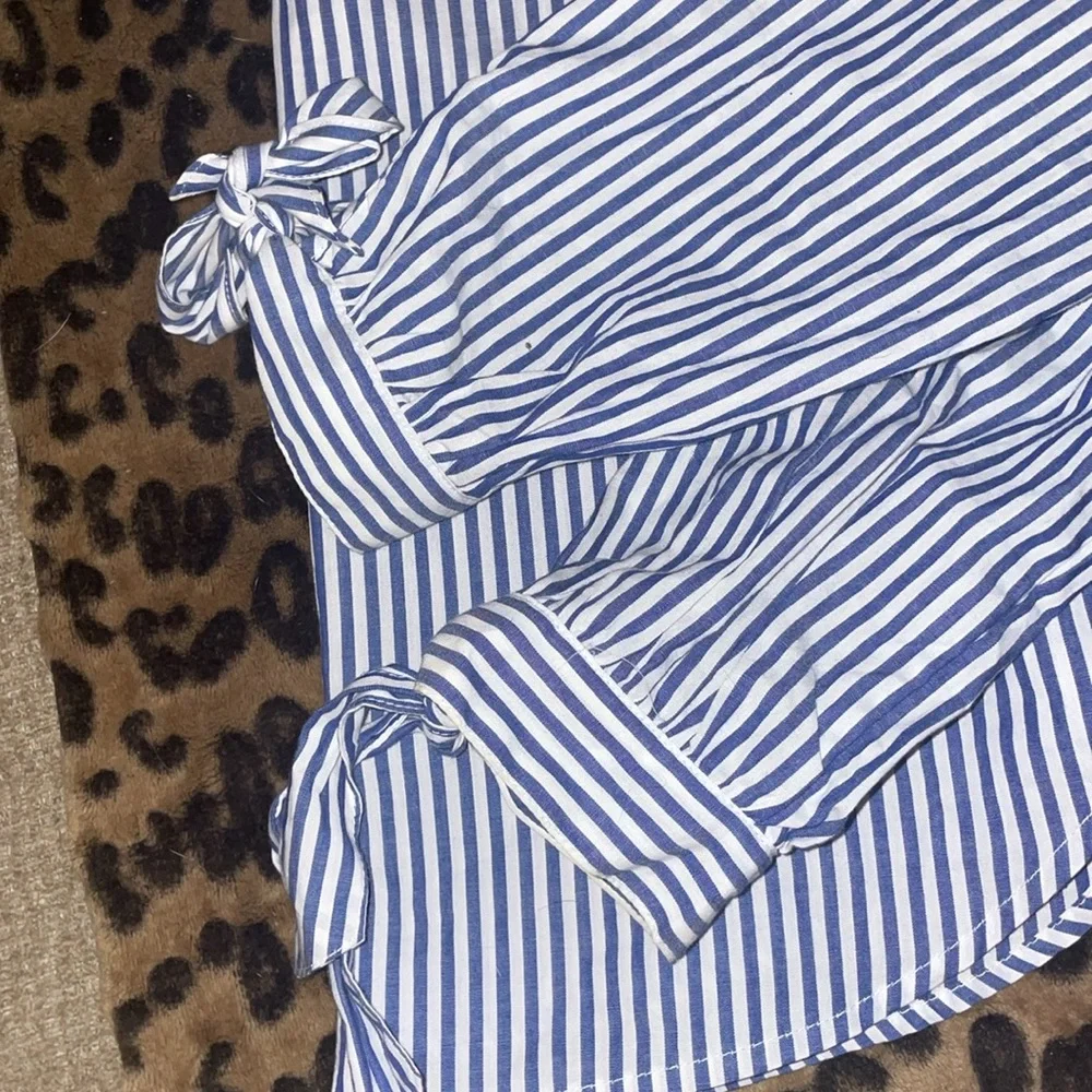 Off-Shoulder Top - Picture 8 of 8